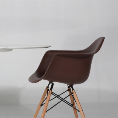 DAW chair in fiberglass various colours