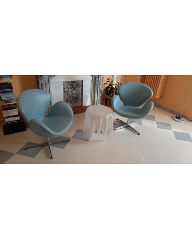 SWAN armchair in leather or fabric