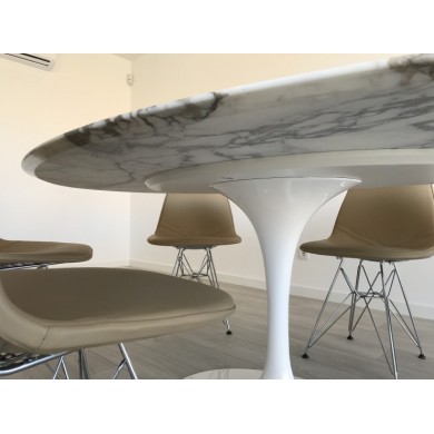 Round/oval TULIP table in Calacatta Oro marble, various sizes