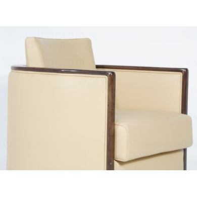 ATRIUM armchair in leather in various colours