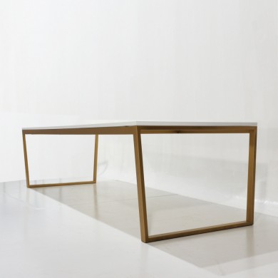 Table CONIX avec plateau en bois MDF en différentes tailles et