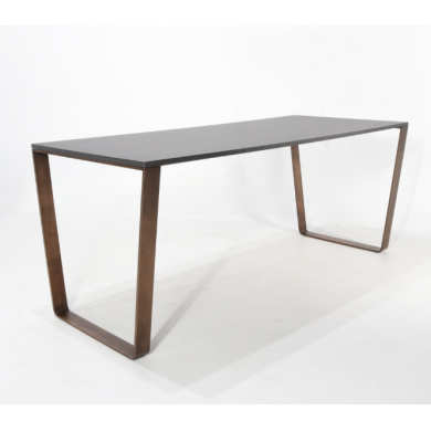 CONIX-Tisch mit MDF-Holzplatte in verschiedenen Größen und