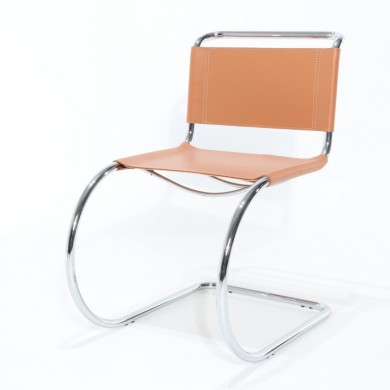 CURVA chair in leather in various colours
