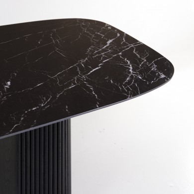 MEZZALUNA TEAK Tisch mit Fassplatte aus Keramik in