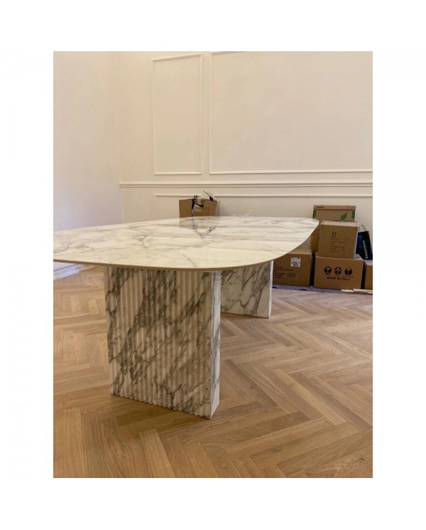 Tavolo ANDROMEDA in ceramica effetto marmo in varie finiture e misure