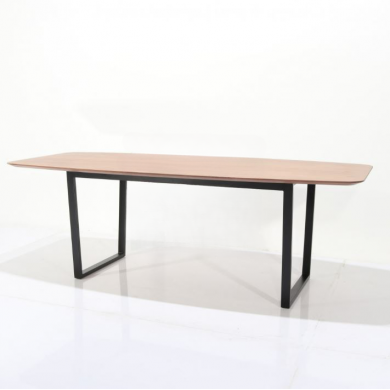 Table ARTE avec plateau tonneau en placage chêne, différentes
