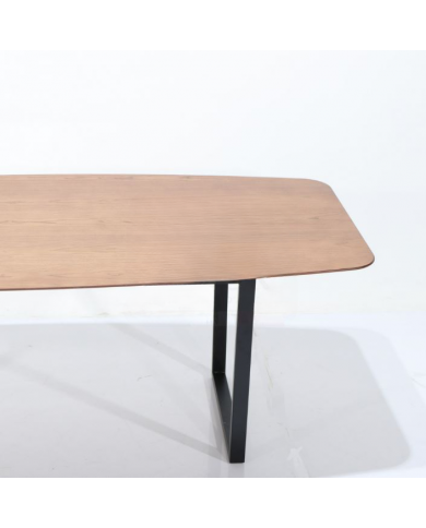 Fassförmiger ARTE-Tisch aus Eichenfurnierholz, verschiedene