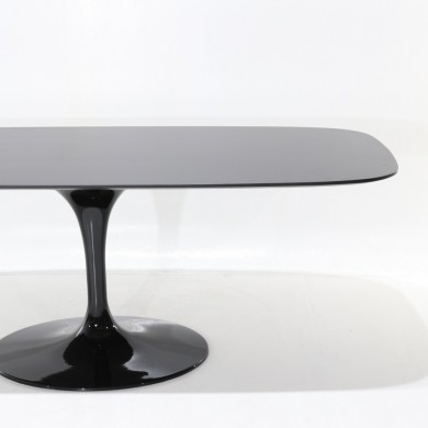TULIP-Tisch mit Fassplatte aus Flüssiglaminat in verschiedenen
